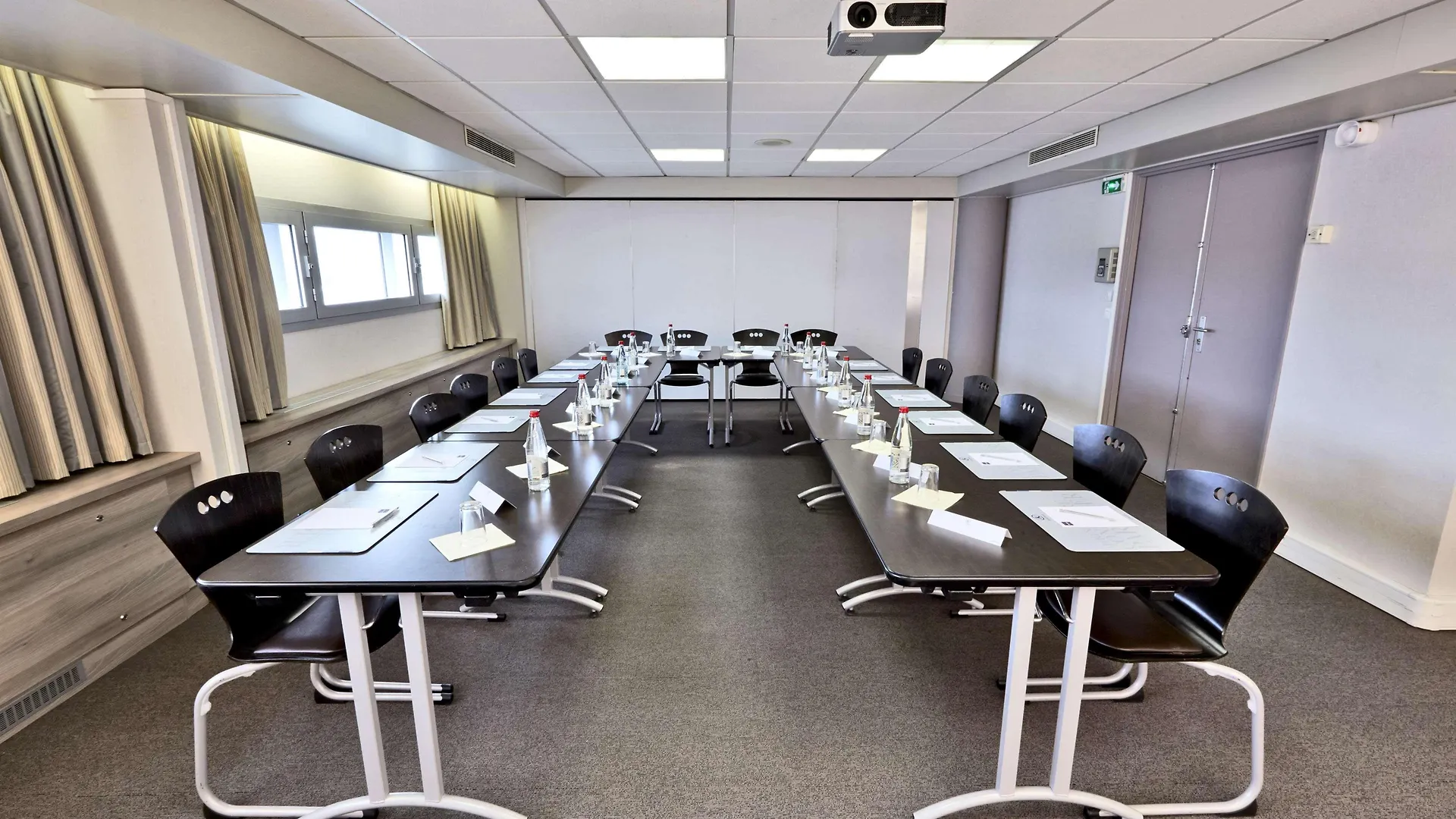 Hotel Campanile Le Bourget – Airport 4*,